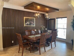 8403 SW 144th Ct in Miami, FL - Foto de edificio - Building Photo