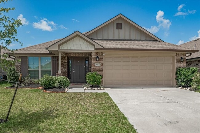 property at 5323 Vermilion Ct