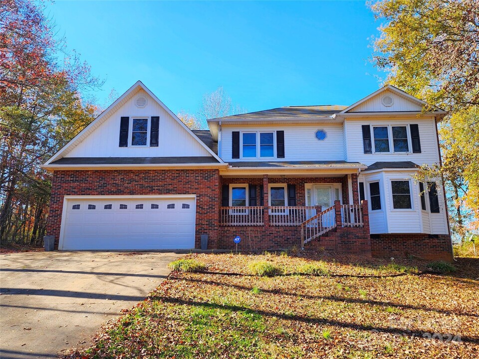 413 Wintergreen Ct in Kings Mountain, NC - Building Photo