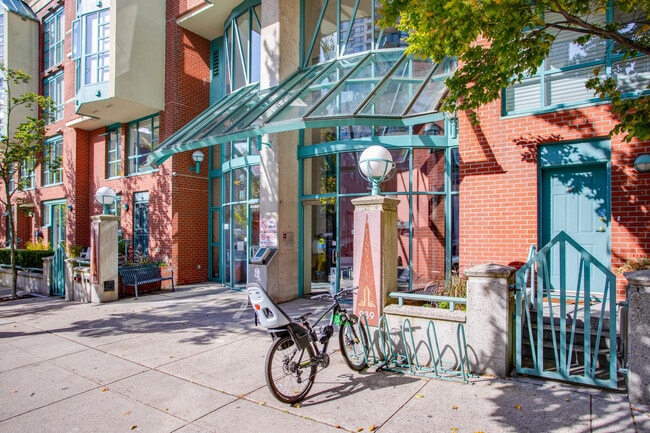 The Pinnacle in Vancouver, BC - Building Photo - Building Photo