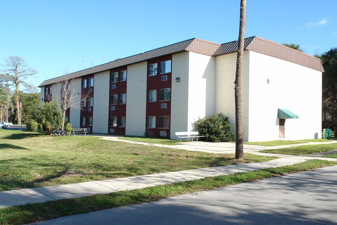 Ormond Shores Apartments in Ormond Beach, FL - Building Photo