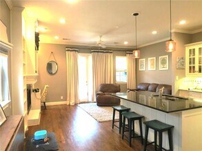 1921 Summit Ave in Dallas, TX - Building Photo - Building Photo