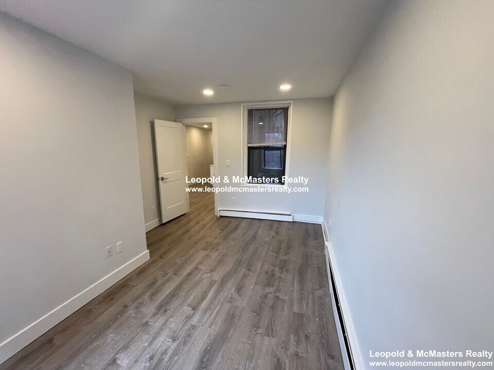42 Joy St, Unit 6 in Boston, MA - Foto de edificio
