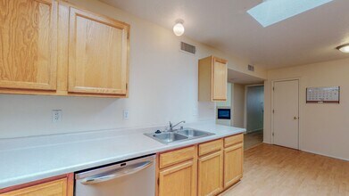 7905 Minge Rd NW in Albuquerque, NM - Building Photo - Building Photo