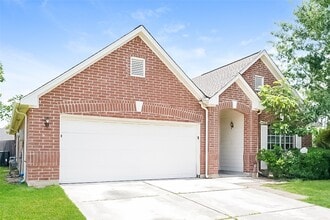 19318 Pinewood Bluff Ln in Humble, TX - Building Photo - Building Photo