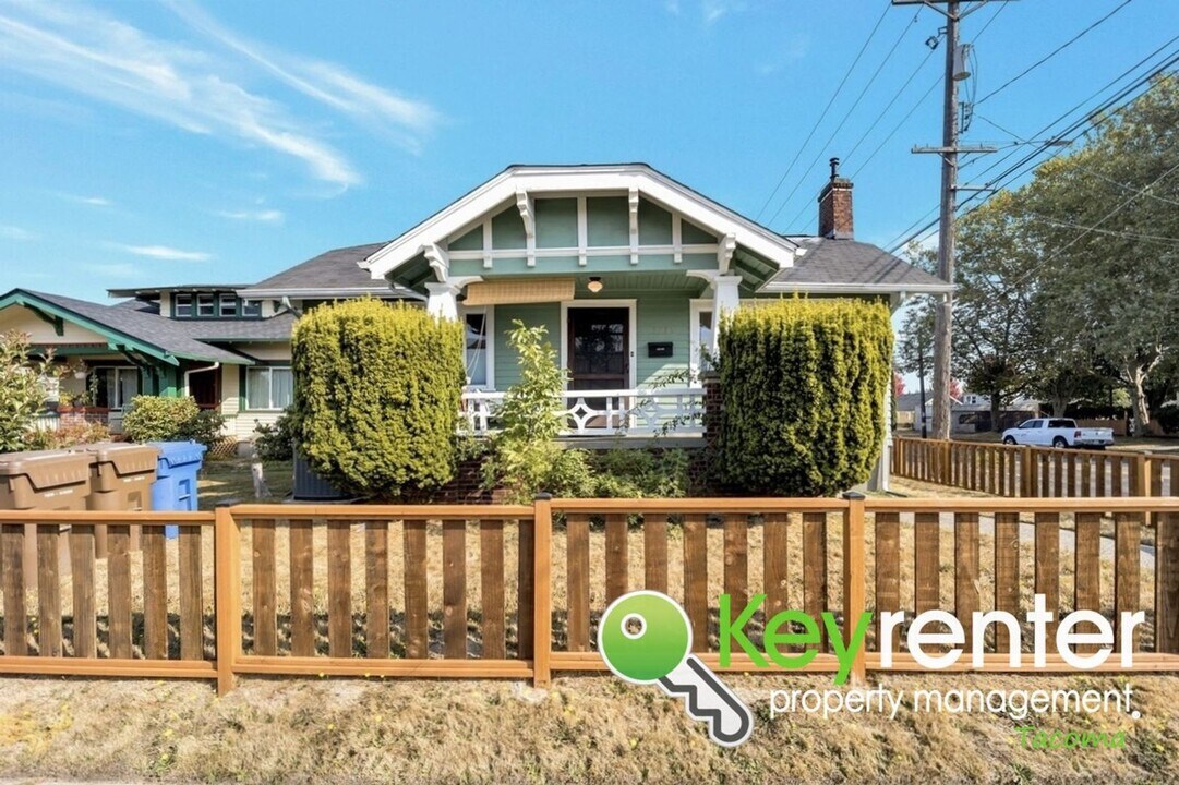 3739 Fawcett Ave in Tacoma, WA - Building Photo