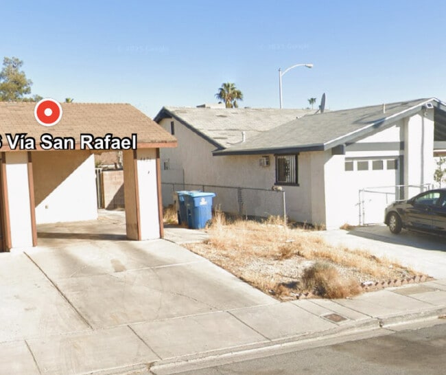 4426 Via San Rafael in Las Vegas, NV - Foto de edificio - Building Photo