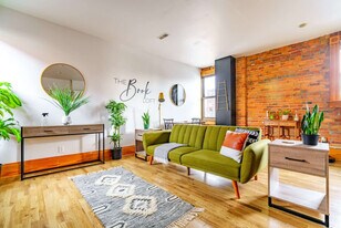 1180 N High St in Columbus, OH - Building Photo