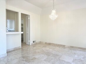 15 Rue St Cloud in Newport Beach, CA - Building Photo - Building Photo