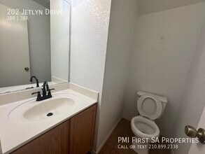 202 Jetlyn Dr in San Antonio, TX - Building Photo - Building Photo