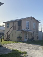 1131 5th St SW, Unit 5 in Winter Haven, FL - Foto de edificio - Building Photo