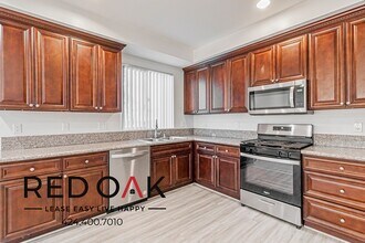 6829 Simpson Ave in Los Angeles, CA - Building Photo - Building Photo