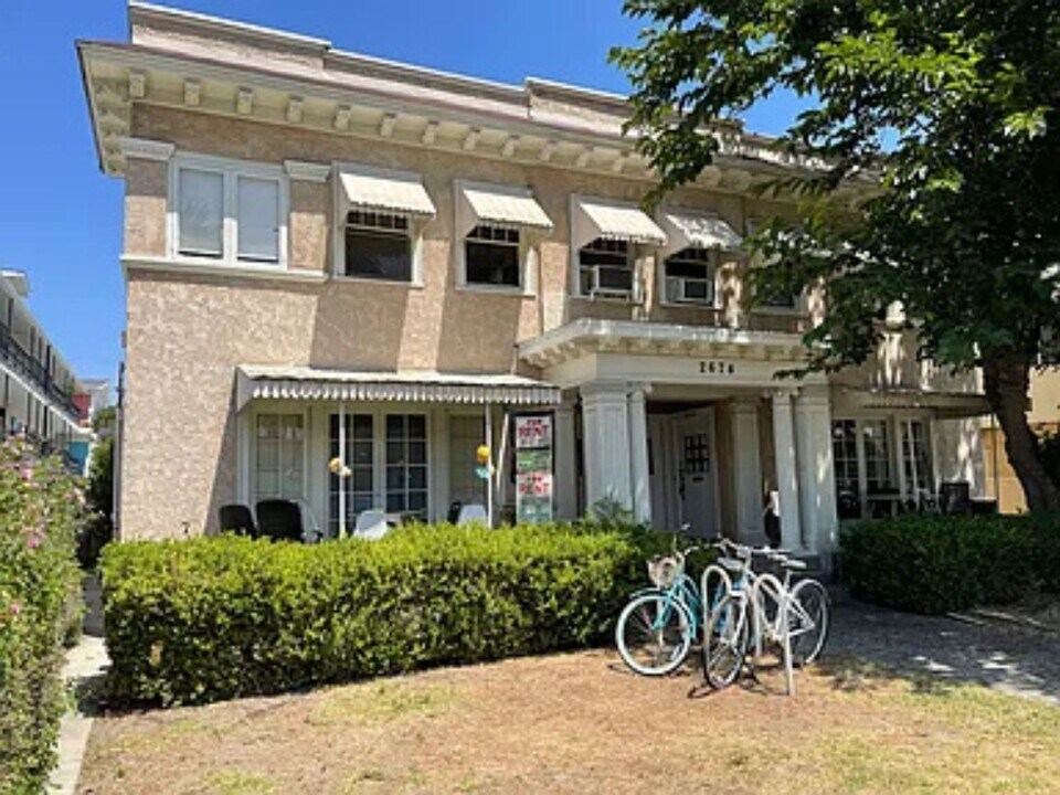 2674 Ellendale Pl, Unit 2674 in Los Angeles, CA - Building Photo