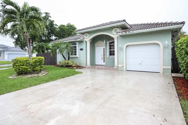 14633 SW 181st Terrace in Miami, FL - Building Photo - Building Photo