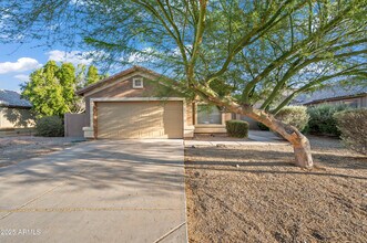 7037 W Cavalier Dr in Glendale, AZ - Foto de edificio - Building Photo