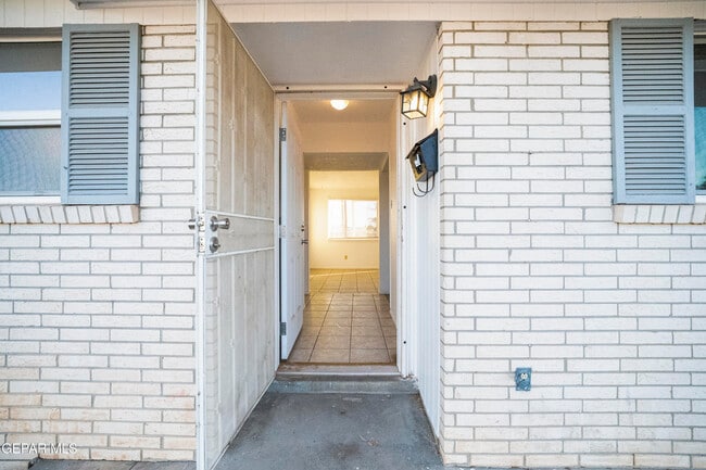 5520 Edinburg Dr in El Paso, TX - Building Photo - Building Photo