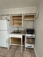 2452 Stella St in Ft. Myers, FL - Building Photo - Building Photo