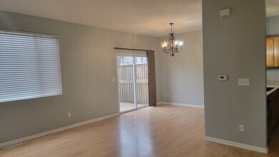 6526 Commonwealth Dr, Unit 6526 Commonwealth Dr in Loves Park, IL - Foto de edificio - Building Photo