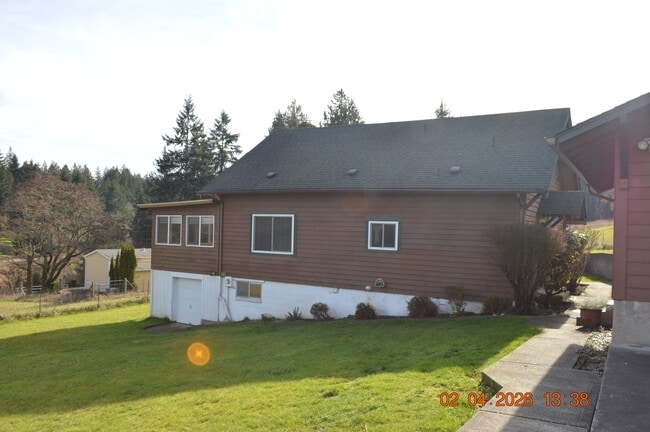 22308 US-30 in Clatskanie, OR - Building Photo - Building Photo