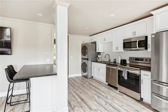 property at 40 Lakeview Cir