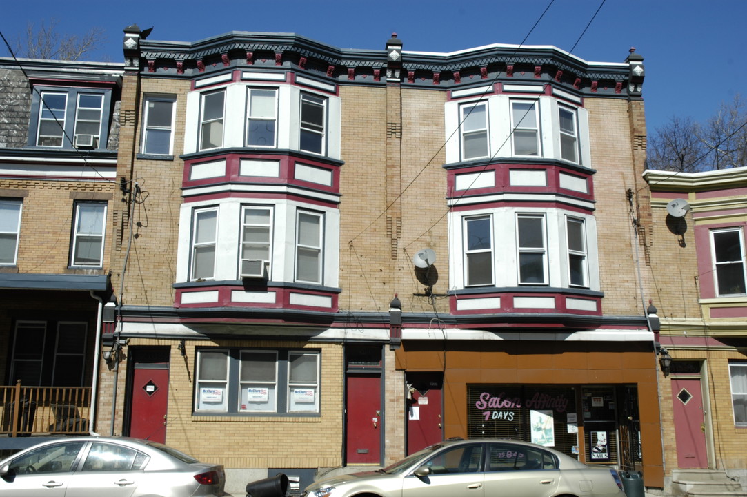 4161-4165 Ridge Ave in Philadelphia, PA - Foto de edificio