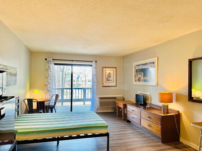 1406 Harbourside Dr in New Bern, NC - Building Photo - Building Photo