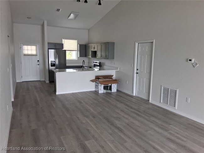 7030 San Benito Dr in Sebring, FL - Building Photo - Building Photo