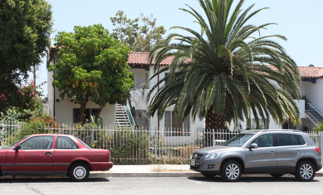 224 E Cedar Ave in Burbank, CA - Building Photo - Building Photo