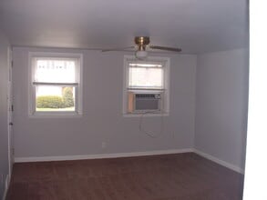 128 W Maryland Ave, Unit B in Aldan, PA - Foto de edificio - Building Photo