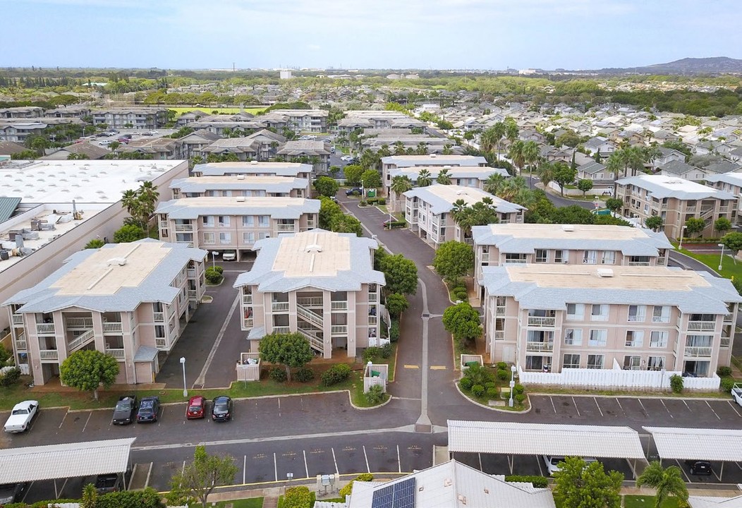 Coronado Apartment Complex in Ewa Beach, HI - Foto de edificio