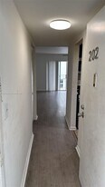1615 Meridian Ave in Miami Beach, FL - Building Photo