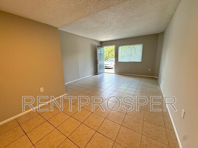 4117 S Semoran Blvd in Orlando, FL - Building Photo - Building Photo