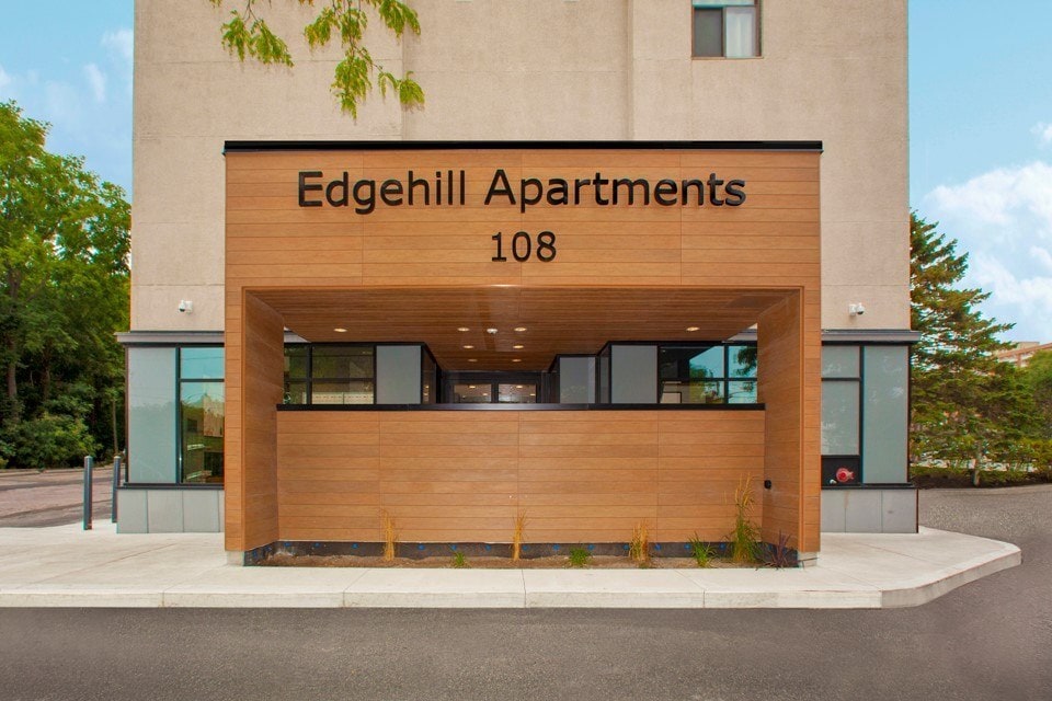 Edgehill Apartments in Barrie, ON - Building Photo