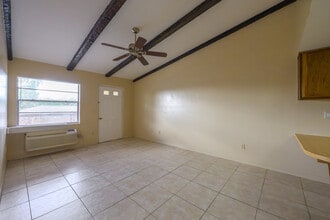 Fountain View Apartments in Orange City, FL - Building Photo - Interior Photo