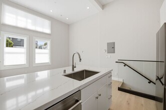 446 Kirkham St in San Francisco, CA - Building Photo - Building Photo