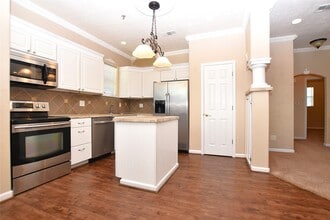 405 Mc Kinney Ln in Crosby, TX - Building Photo - Building Photo