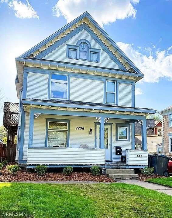 2208 27th Ave S, Unit #2 in Minneapolis, MN - Building Photo