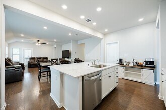 2021 Cartway Ct in Leander, TX - Building Photo - Building Photo