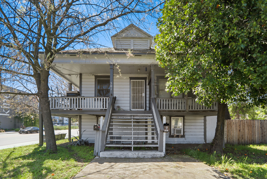 501 F St in West Sacramento, CA - Building Photo