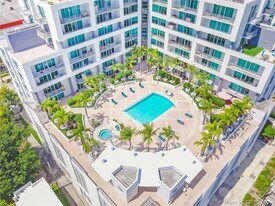 350 NE 24th St, Unit 613 in Miami, FL - Building Photo