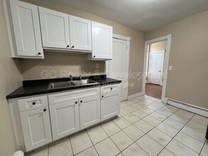 411 Wellington Ave in Elgin, IL - Building Photo - Building Photo