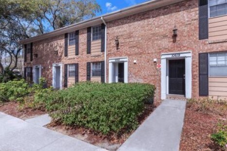 10605 N 56th St in Tampa, FL - Building Photo