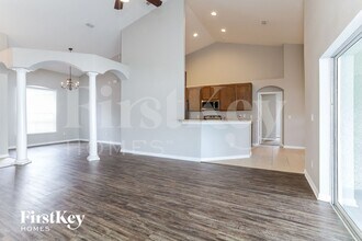 4648 Huron Bay Cir in Kissimmee, FL - Building Photo - Building Photo