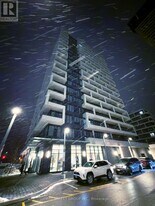 38 Water Walk Dr in Markham, ON - Building Photo