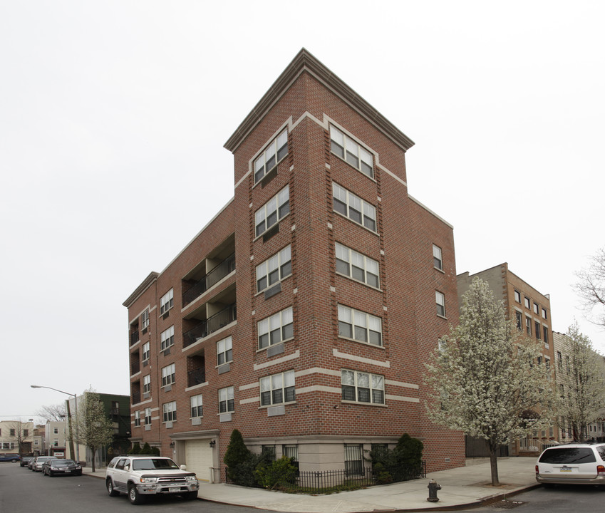 15 Calder Pl in Brooklyn, NY - Building Photo