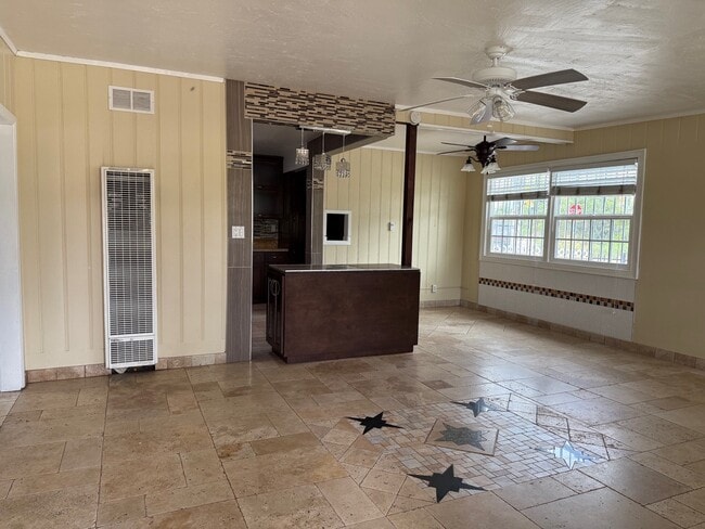 4048 52nd St in San Diego, CA - Foto de edificio - Building Photo