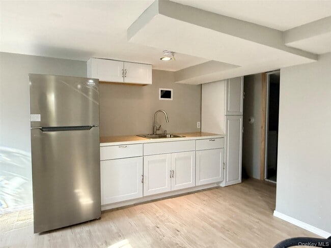 property at 220 Furrows Rd