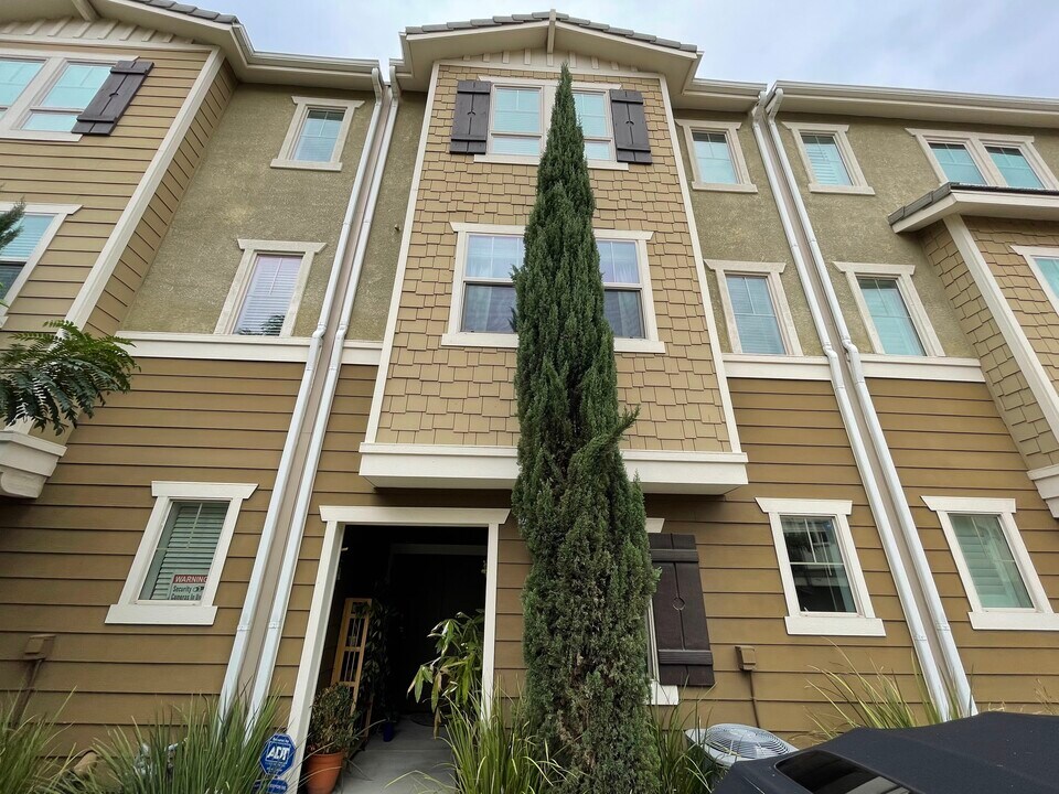 7221 Cedar Rd in Los Angeles, CA - Building Photo