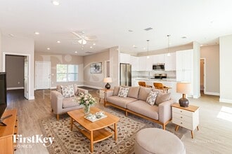 942 Brookfield St SE in Palm Bay, FL - Foto de edificio - Building Photo