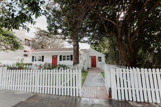 7342 Girard Ave in La Jolla, CA - Building Photo - Primary Photo